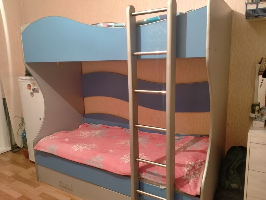 Двухъярусная кровать