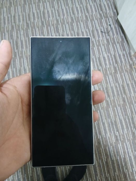 S 24 ultra sotiladi narxi 730 dollor kelishdigan joyi bor holati yaxsh