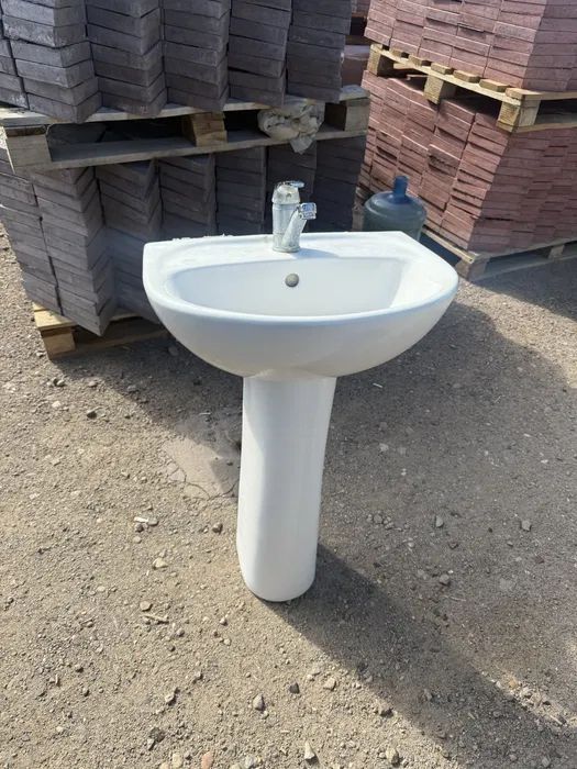 Раковина со стойкой