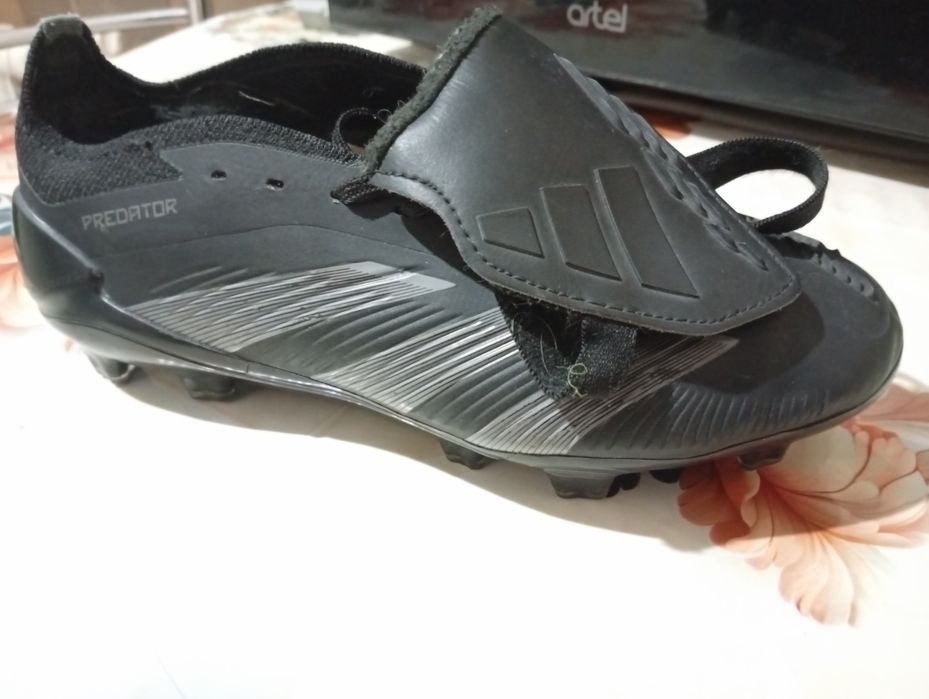 Продаю бутсыAdidas predator