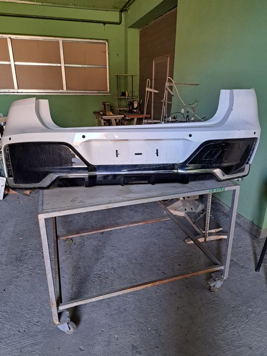Vand bara spate si ornament portbagaj bmw seria 7 an 2023 g70 M pachet