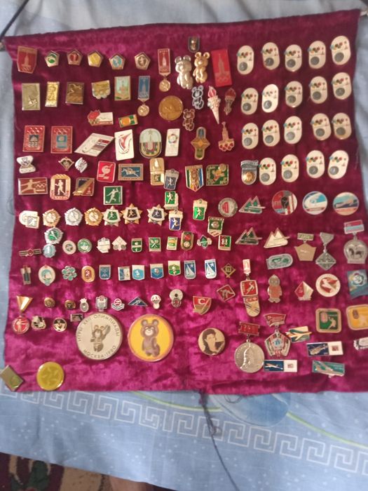 Продам, значки СССР.