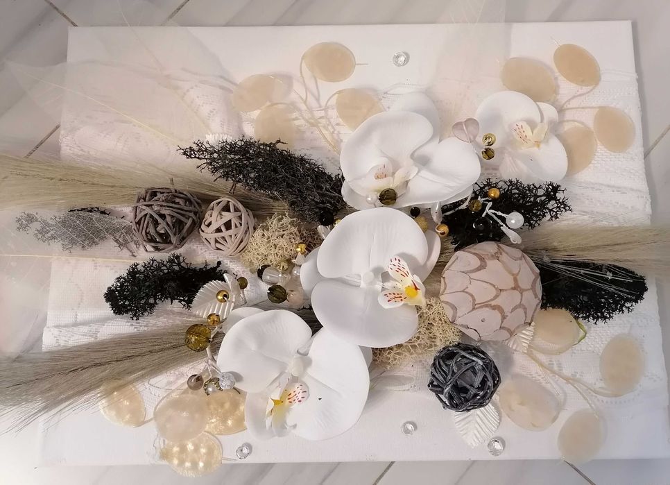 Картини от мъх и цветя