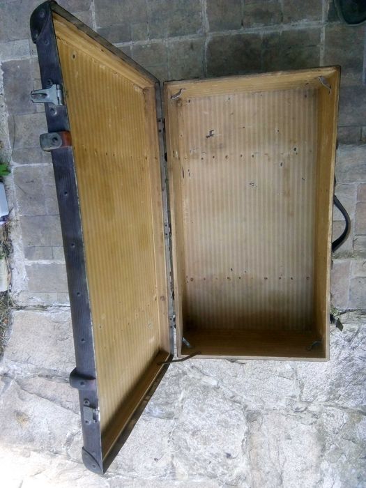 Продавам стар голям куфар ретро 190 лв