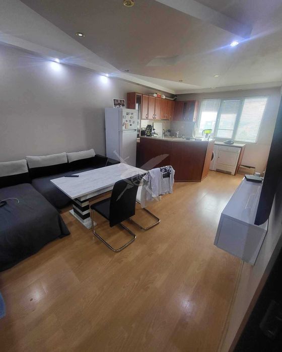 Продава се Тристаен апартамент в Бургас, Меден рудник - зона В - 65 кв.м за 1462 €/кв.м - Снимка #2