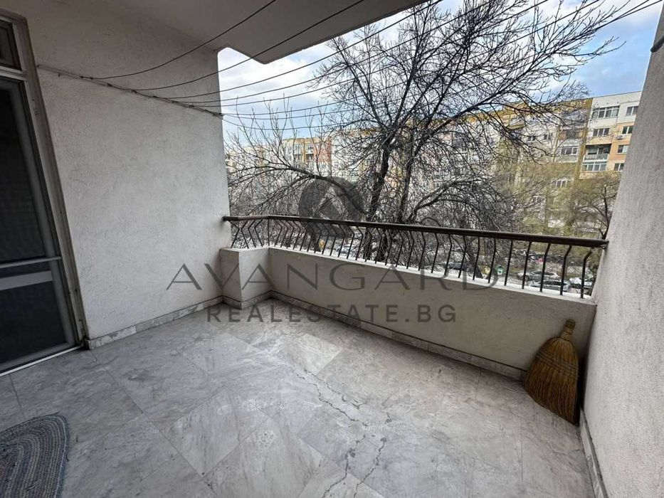 Продава се Тристаен апартамент в Пловдив, Кършияка - 92 кв.м за 2229 €/кв.м - Снимка #11