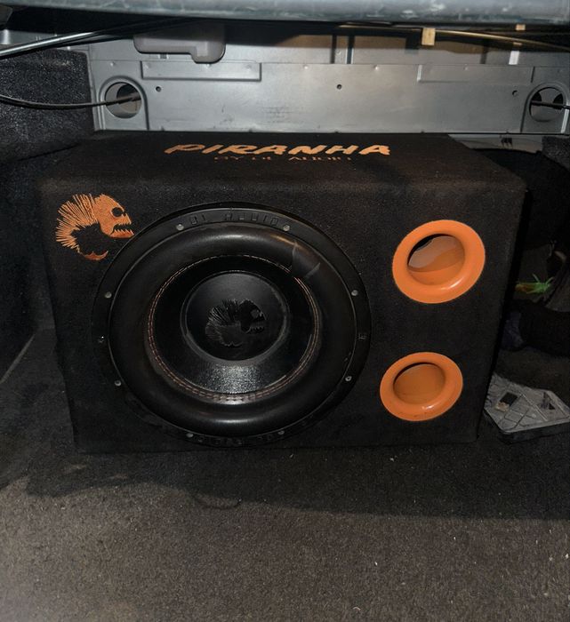 Продаю сабвуфер DL AUDIO PIRANHA с УСИЛИТЕЛЕМ!!! В отличном состоянии.