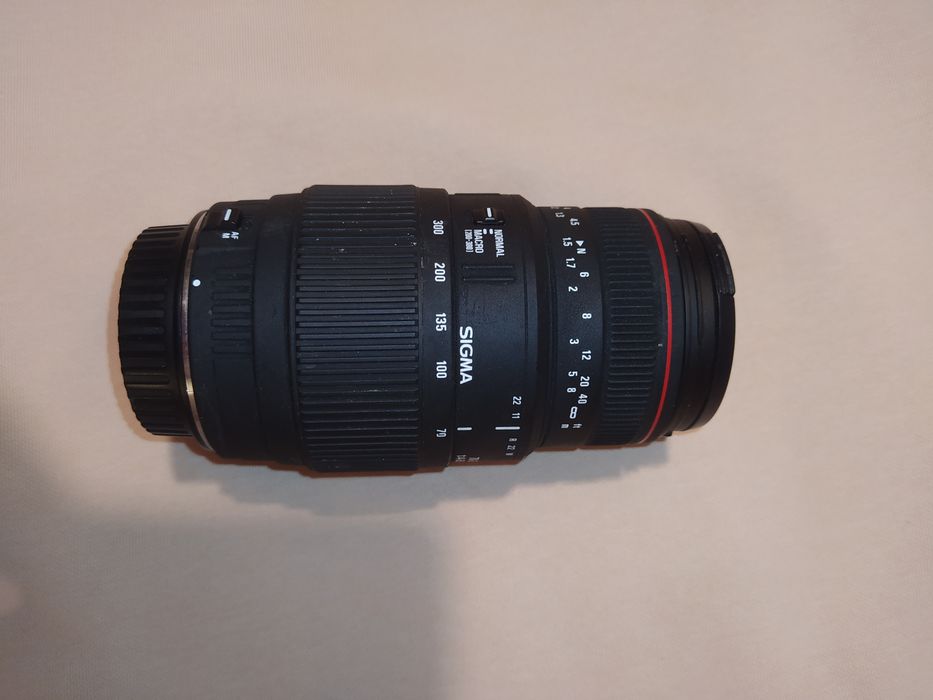 Объектив Sigma AF 70-300mm