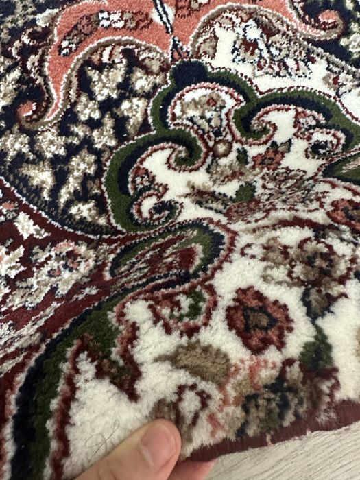 Gilam sotiladi 3.5x2 holati zor