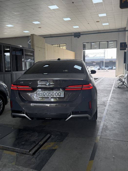 Arenda(nasiya savdo)BMW i5 40Long probeg 21.500 elektr 2024-yil