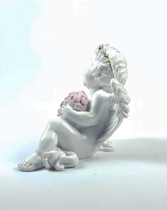 Ангел с букетом роз, Статуэтка