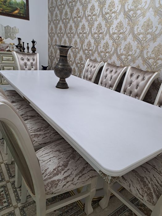 Стол и стулья для Гостиный