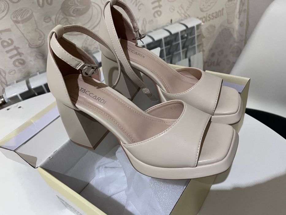 Летние босоножки