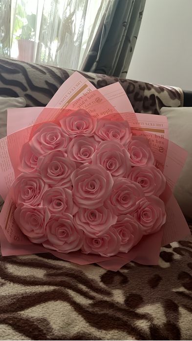 buchet 19 trandafiri din satin
