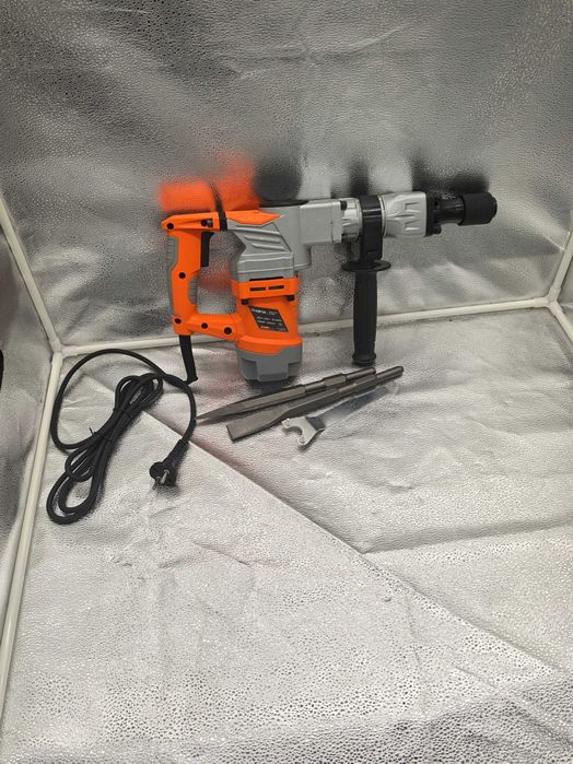 Ciocan demolator 2200W, 15J – Putere extrema pentru lucrari grele!