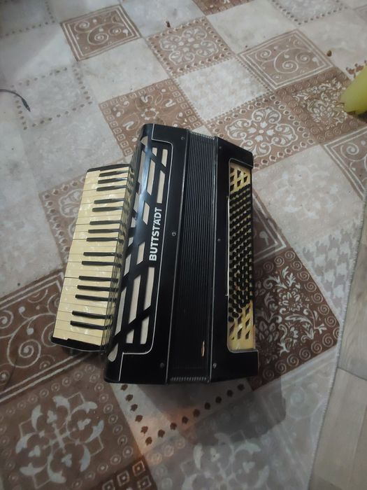 Vând acordeon Buttstadt