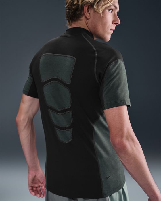 Футболка Nike Tech