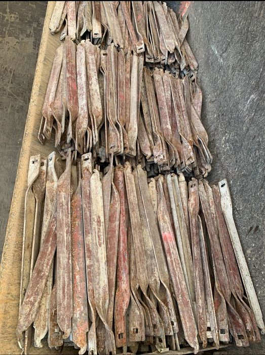 Montanti pentru cofraje in U de 50 cm cu cioc, Italia