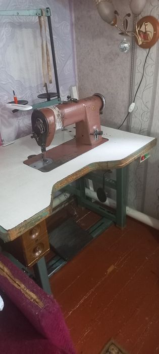 Продам швейную машину!
