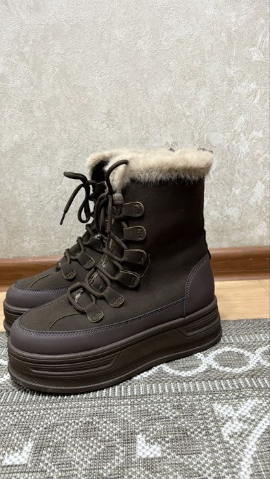 Зимние ботинки женские