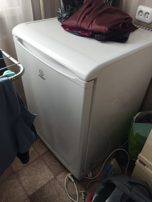 Холодильник indesit в отличном состоянии
