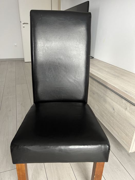 Masa 4 persoane + 4 scaune incluse