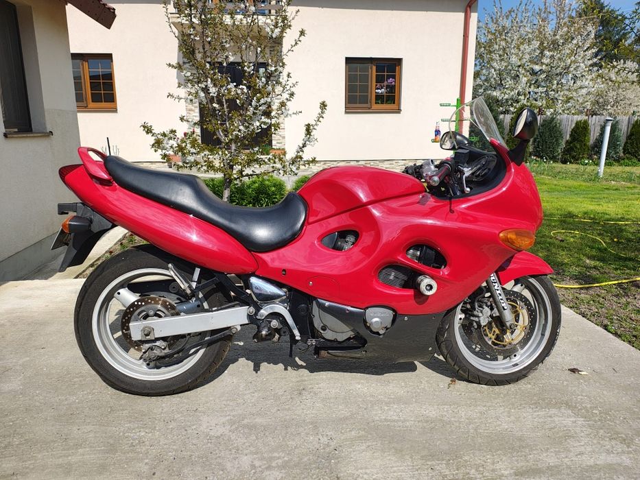 Dezmembrez suzuki gsx f 600 katana !