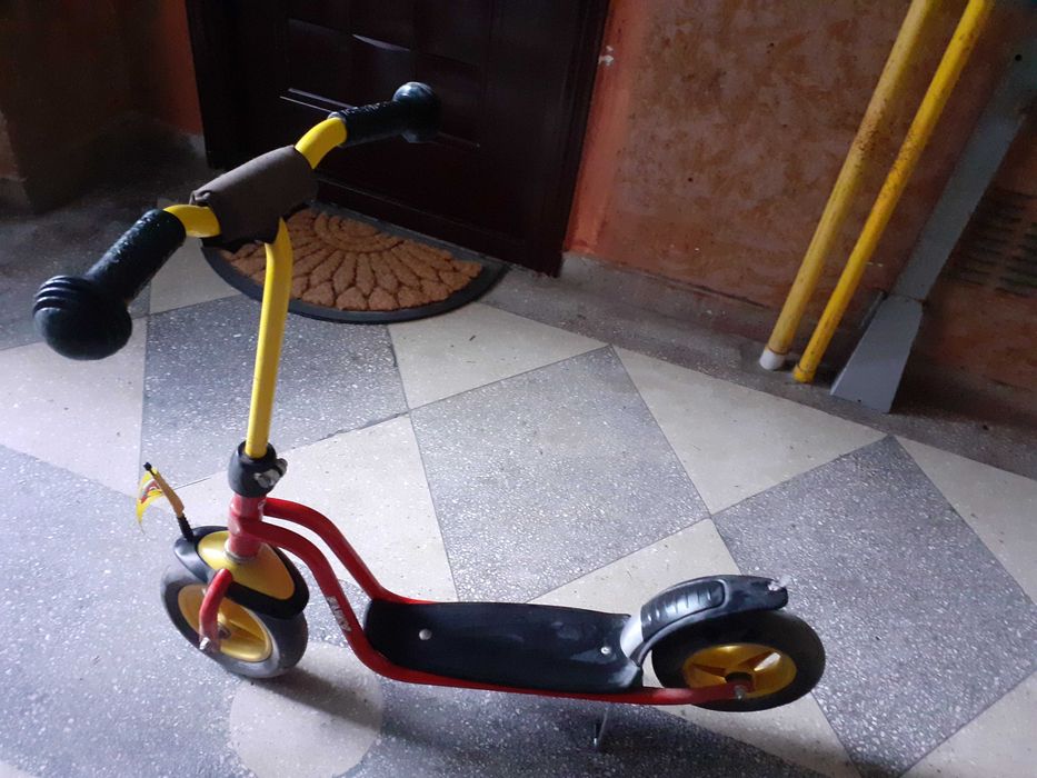 Vand trotinetă de copiii