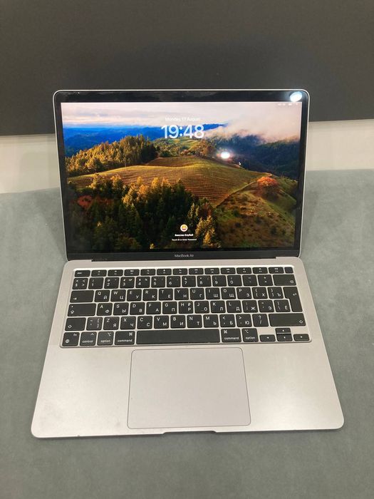 MacBook Air M1 2020, 8/256 ГБ