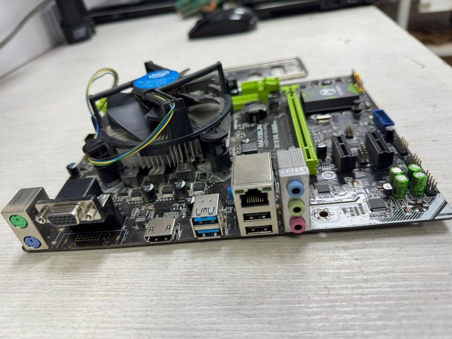 Продам материнская плата 1151