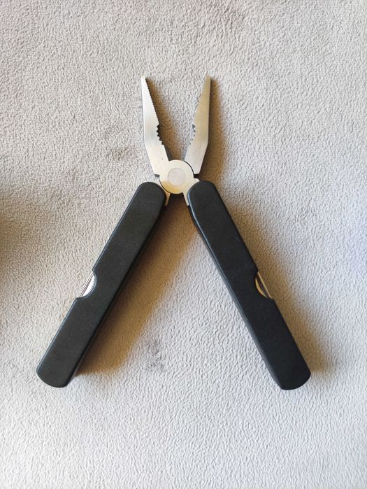 Briceag/ Cleste/ Patent multifunctional