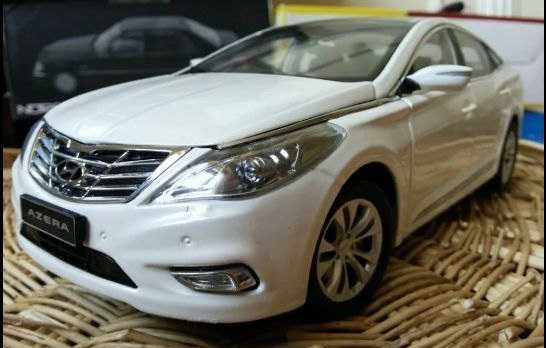 модель 1:18 HUNDAI AZERA