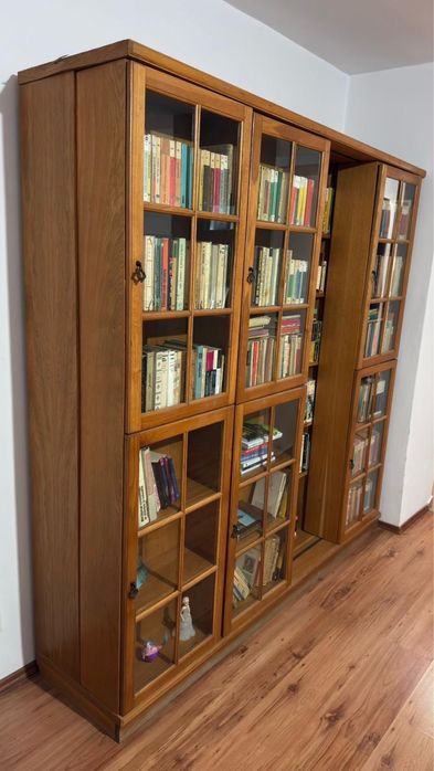 Vand biblioteca dubla