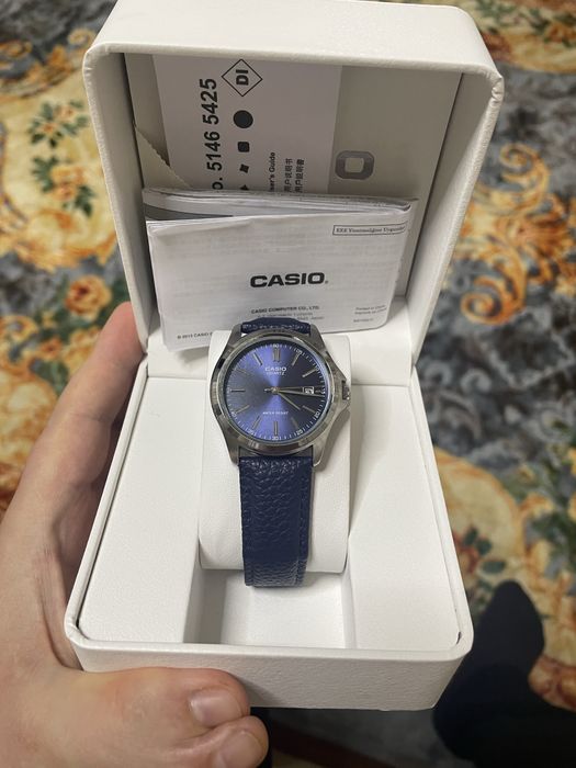 Продаю оригинальные часы