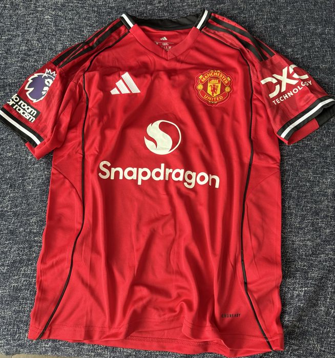 Tricou Manchester United – sezon 2025/2026 marimea M