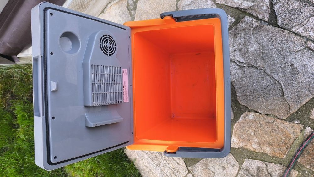 Електрическа Хладилна Чанта CRIVIT за 12V и 220V 30L