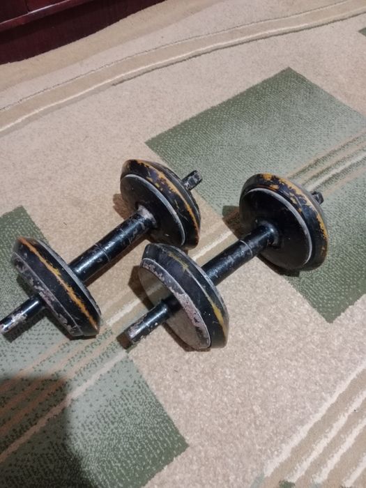 Продам гантели пару штук