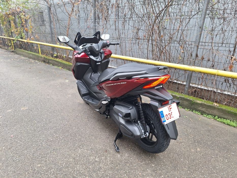 Honda Forza 350 – Maxiscuter Premium Touring, NOU, Garantie, 6300 euro