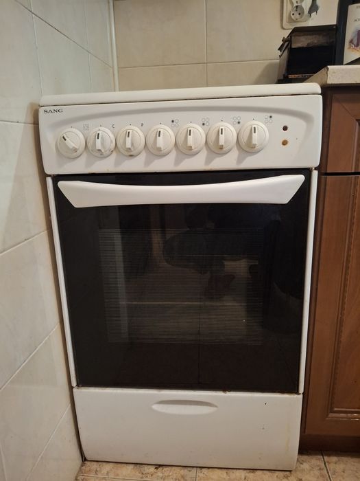 Готварска печка с керамични котлони