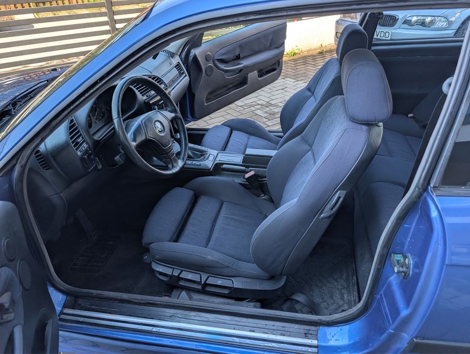 BMW 318 is e36 coupe