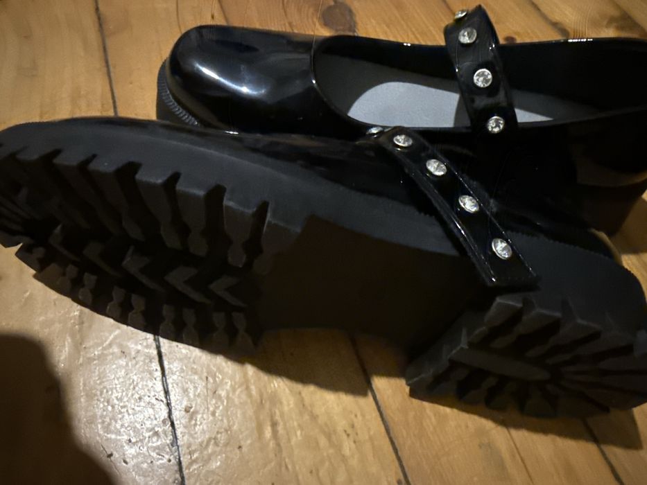 Обувки черни с камъни