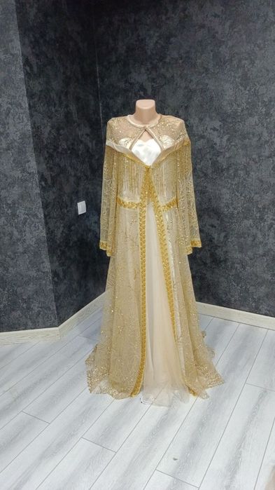 Шикарное свадебное платье