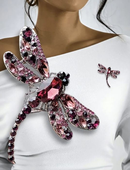 Яркие праздничные брошки 5-6см.