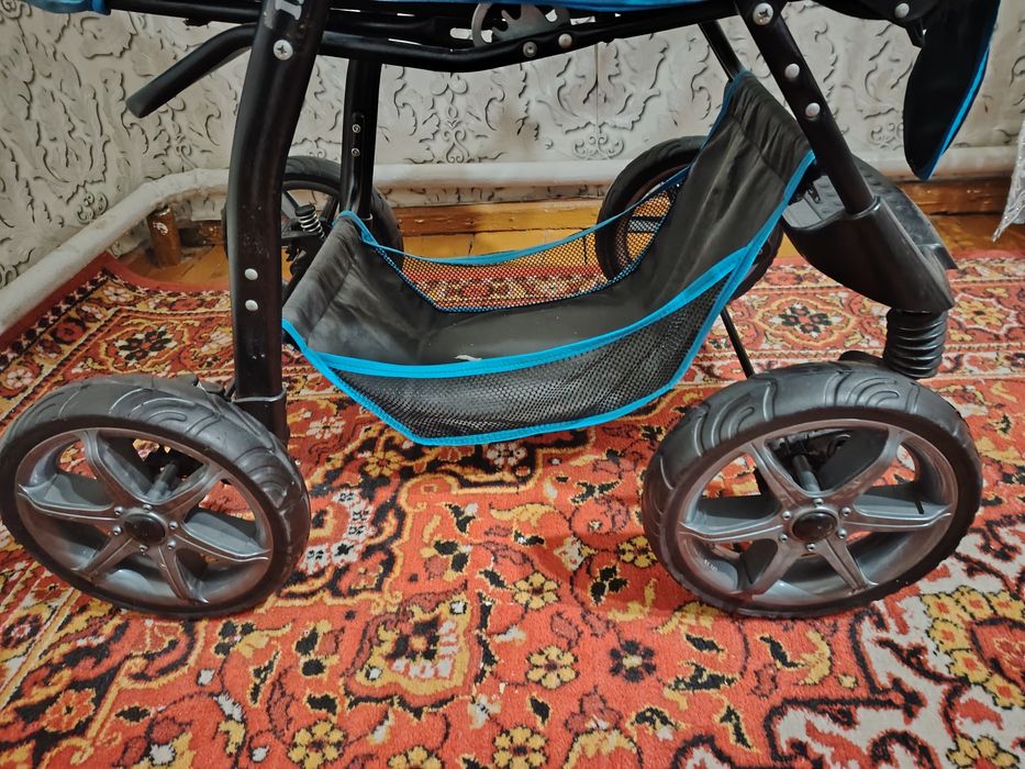Продам детскую  коляску