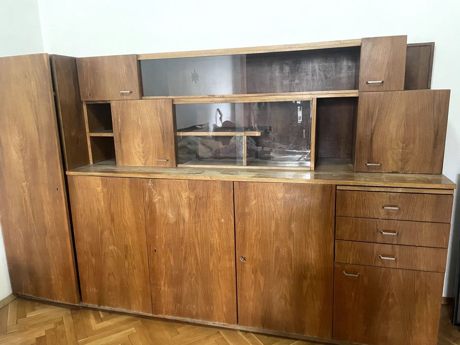 Бюфет и/или гардероб, дървени - подаряват се