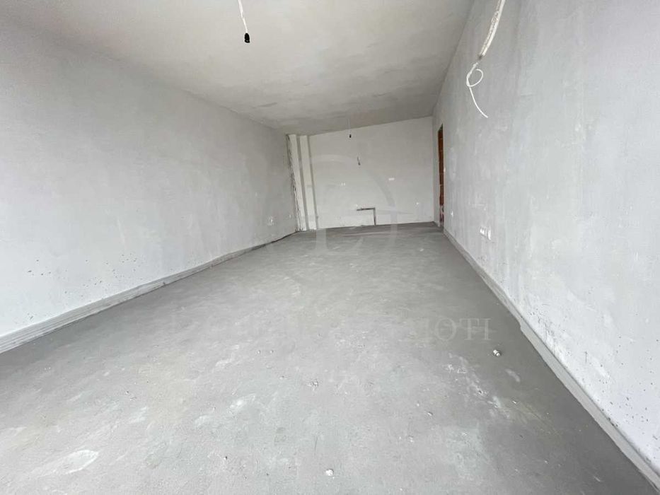 Продава се Тристаен апартамент в Пловдив, Каменица 2 - 122 кв.м за 1497 €/кв.м - Снимка #2