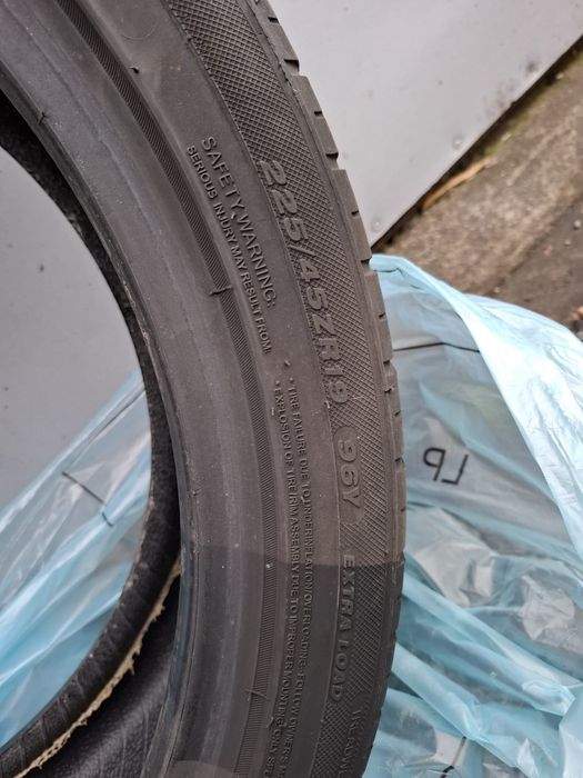 Cauciucuri Solus 4s HA32 225/45 R19 M+S stare foarte buna, fabricat