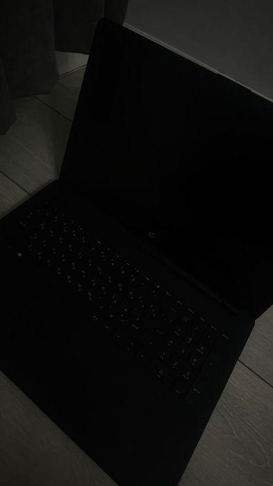 Ноутбук  hp  идияный