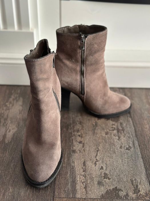 Botine piele intoarsa