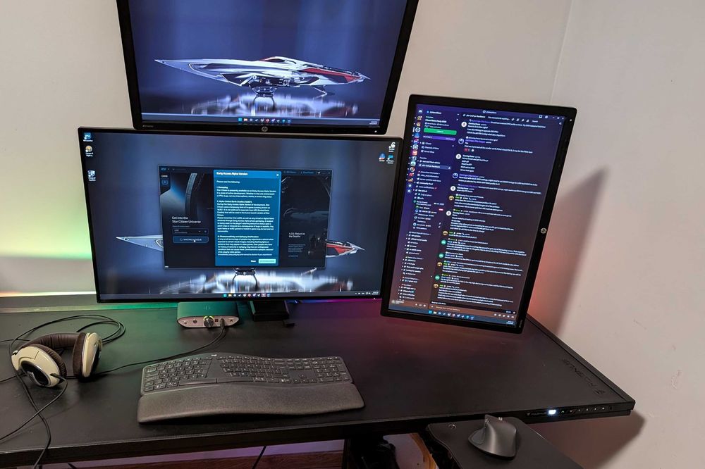 Monitor arm Secretlabs за до 4 монитора до 32" и 8кг, опции 1-3 лапи